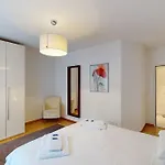 Executive 1 Bedroom Flat, Center Apartment