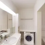 Executive 1 Bedroom Flat, Center Apartment *